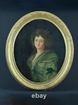Ancient oil painting portrait of a young woman of quality 18th century oval gold wood frame