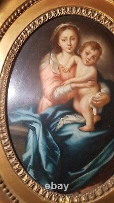 Virgin To Child Oil On Panel In Oval Frame Wood Stucco Gold Xixth