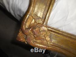 Cadre XVIII en bois sculpté a coquilles sans doute italien pour 44 sur 30 cm