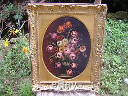 Huile sur toile du XIXe siècle Bouquet de fleurs signé Cadre en bois doré